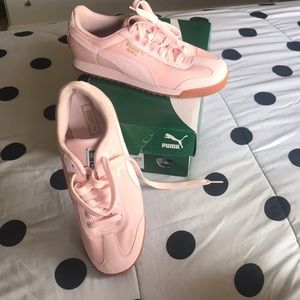 Pink Puma size 5